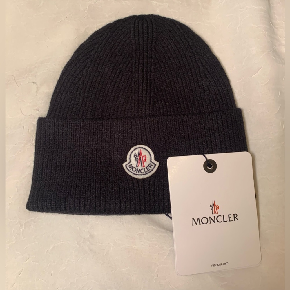 Moncler knit beanie (NWT)